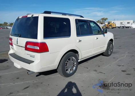 2008 Lincoln Navigator z USA, uszkodzony, nr VIN 5LMFU275X8LJ20077